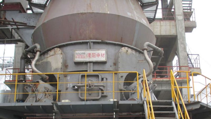 Проект «электролиз метатитаната марганца» для Hunan DF - Вертикальная мельница для марганцевой руды LRM38.4